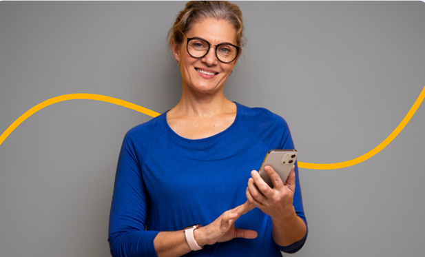 Utente usa l'app FHED dallo smartphone